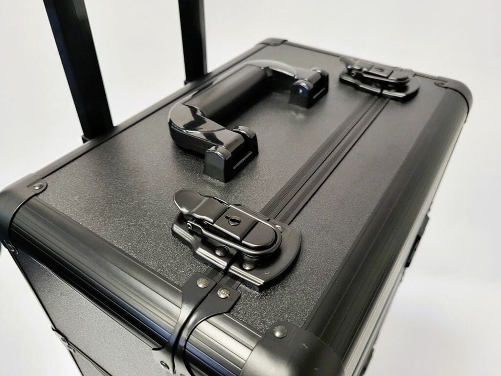 Challenger 2 in 1 Professional Makeup Case (DISCONTINUED)